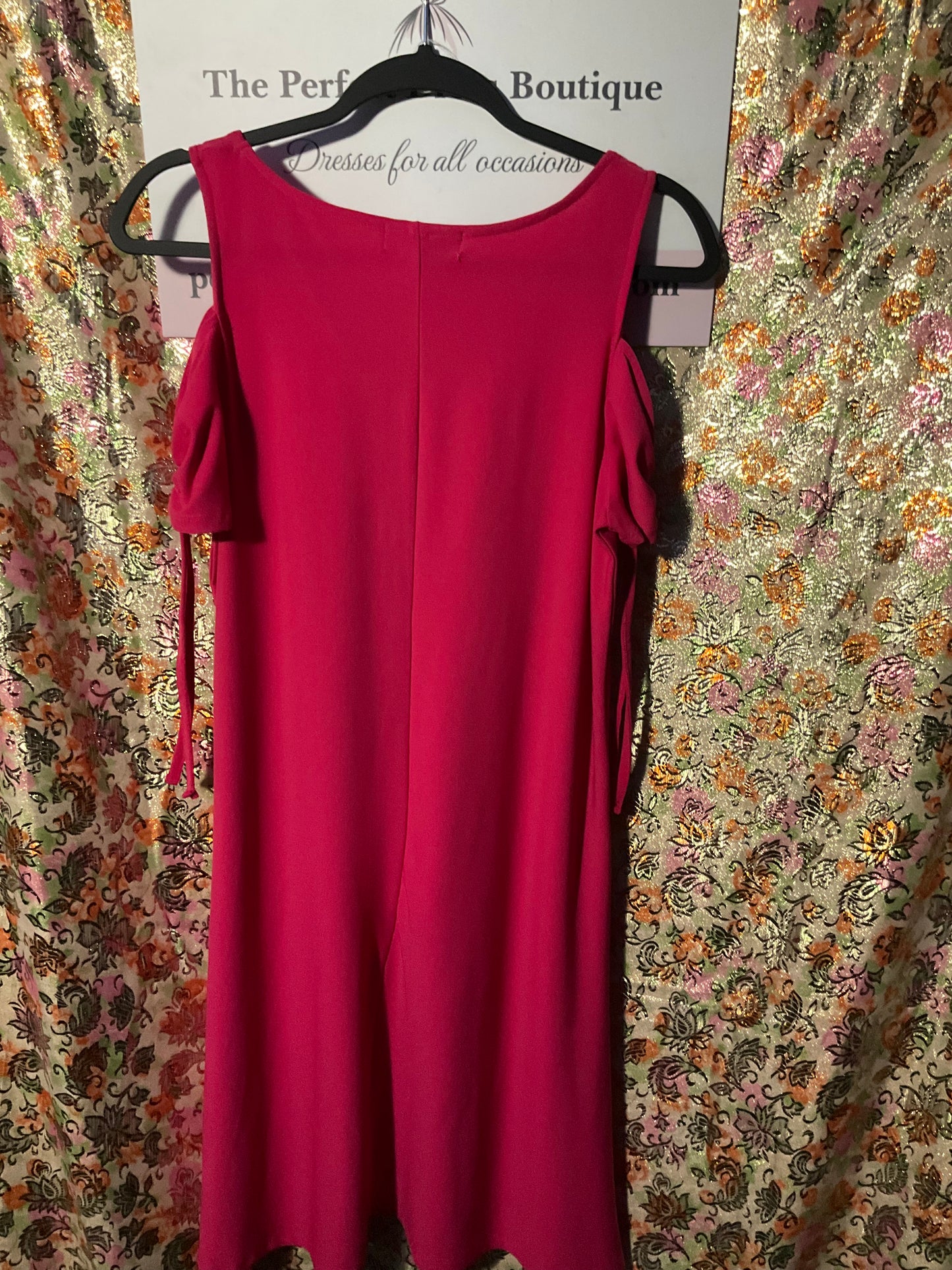 Pink Summer dress with cutout shoulders