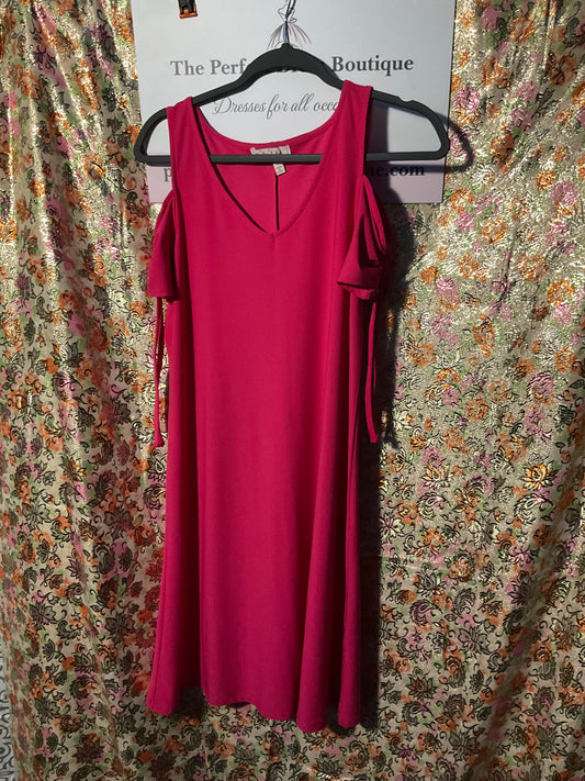 Pink Summer dress with cutout shoulders