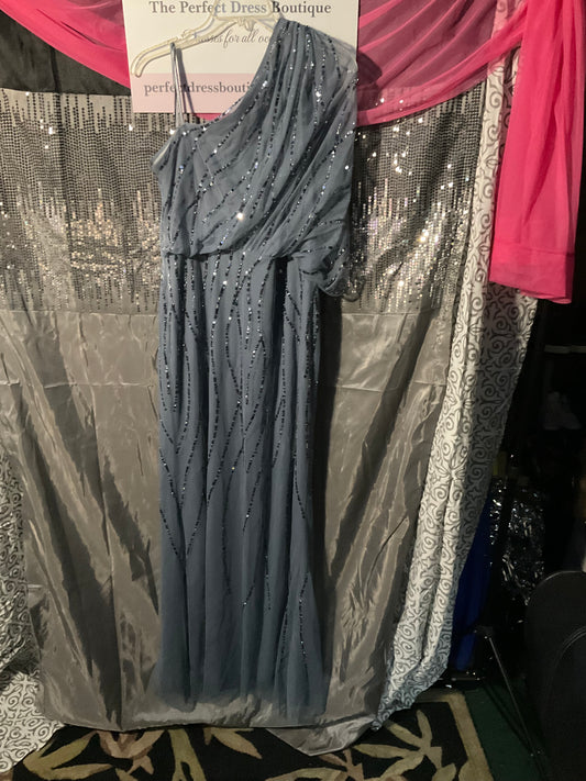 Gorgeous Adrianne Papell Gown